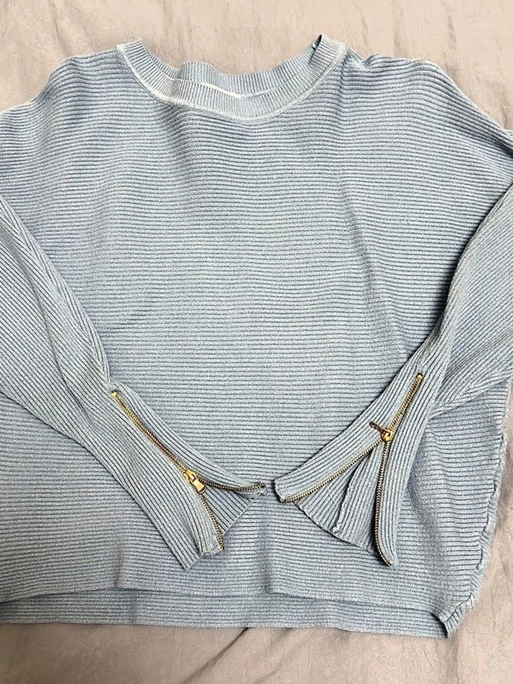 Carmen Ribbed Zip Detail Top in Blue Size Medium Like New